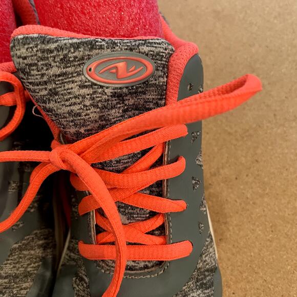 Athletic Works Lightweight sneakers Size 4 girl GGAW48DP004 - Picture 2 of 9